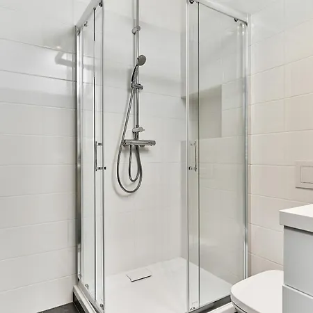 Swistackiego With Free Garage By Renters Apartmán *